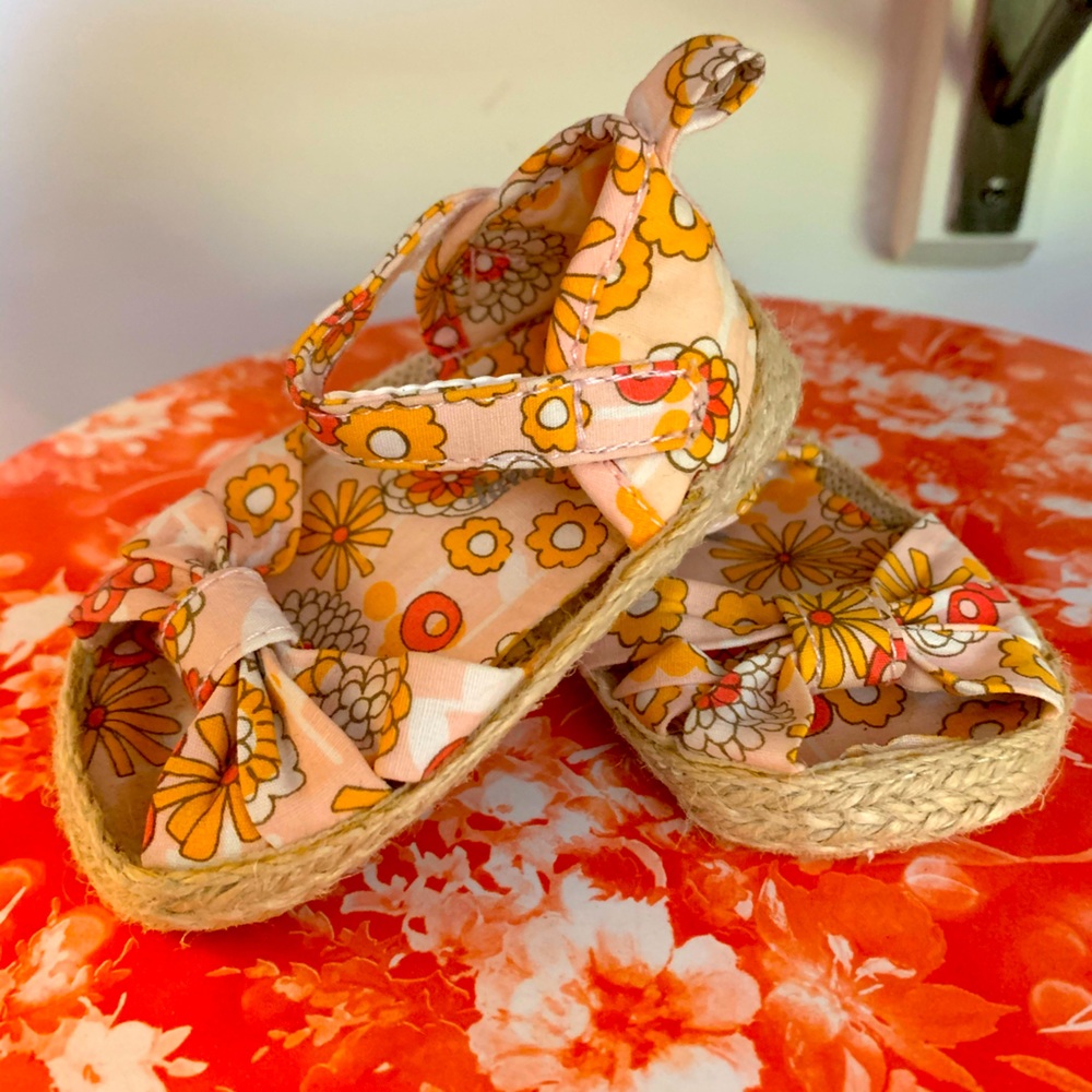 Old Navy Soft Sole pink & Orange Floral Sandals